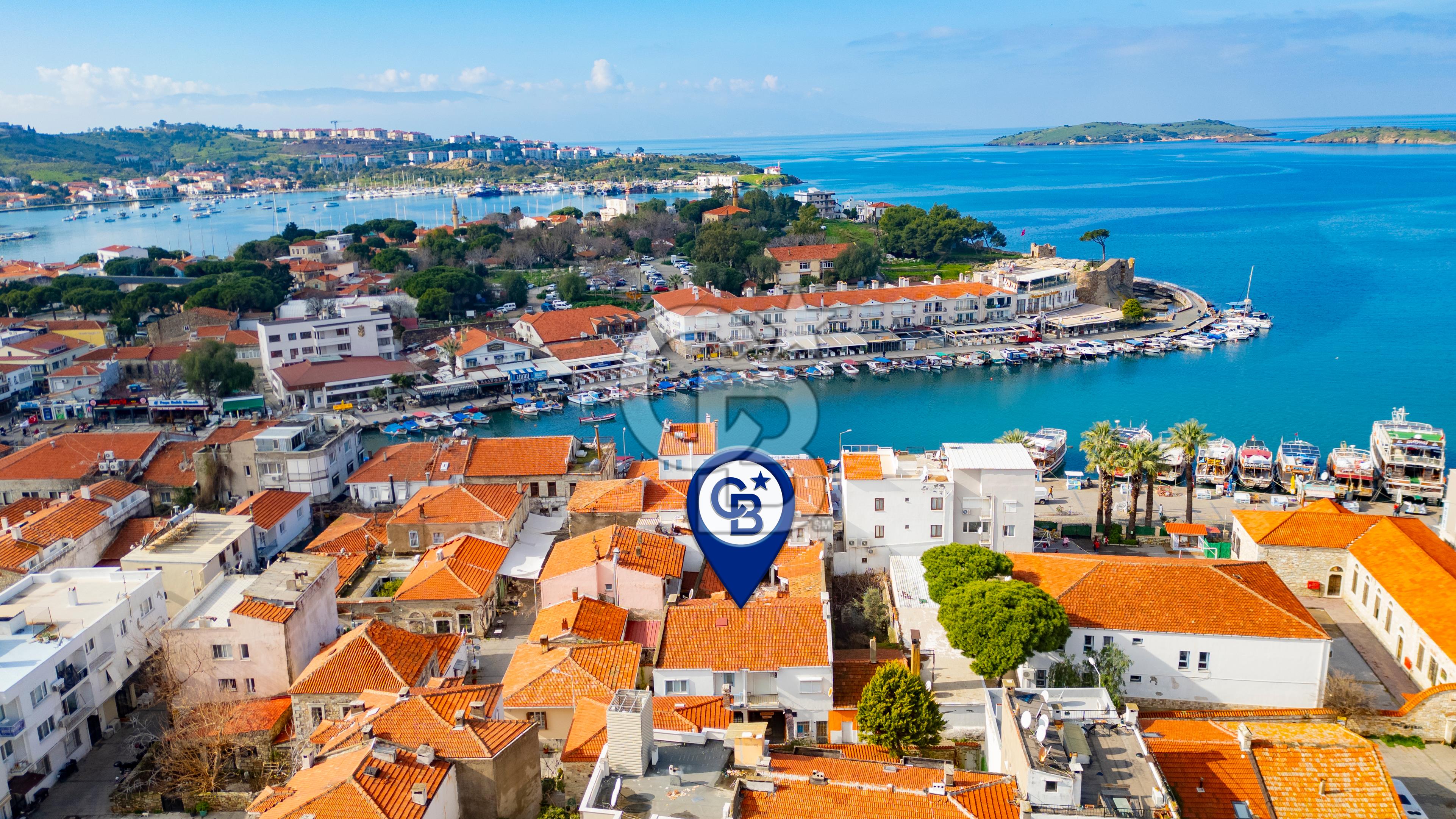 Foça Fevzipaşa Mah. Pasaj İçerisinde Satılık Dükkan