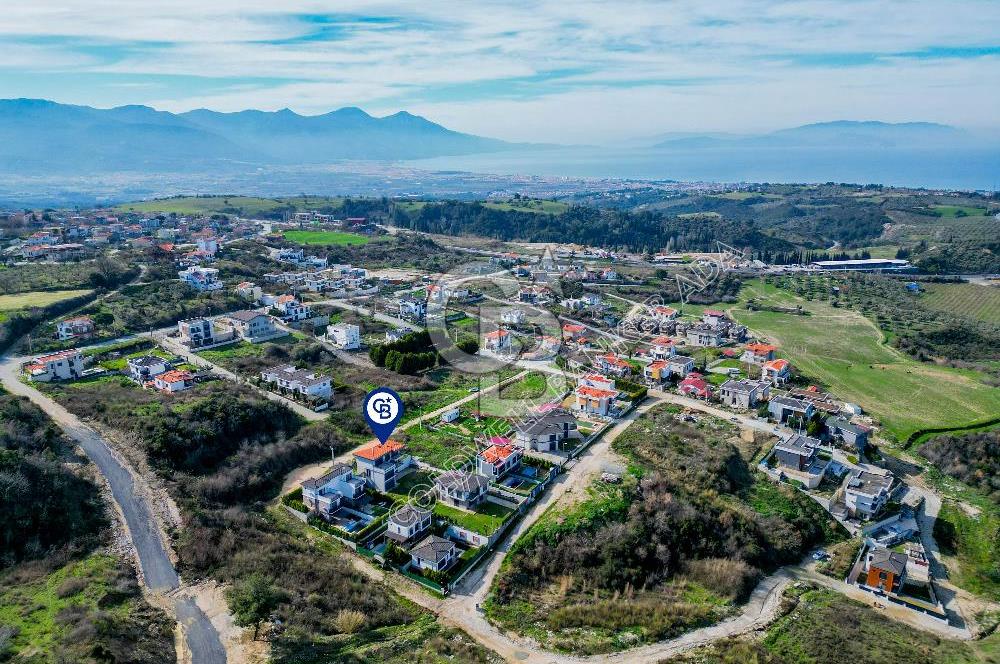 Kuşadası Yaylaköy de deniz manzaralı 7+1 tam müstakil villa