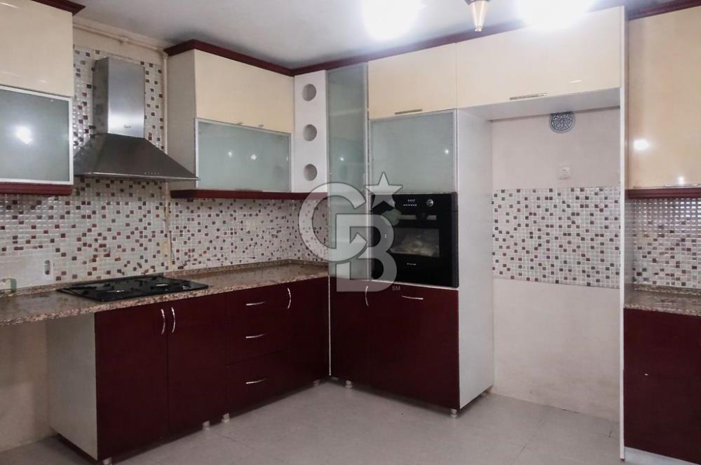 KARŞIYAKA İZBANA 50 M MESAFEDE SİTE İÇİ YAPILI 3+1 160 M2 