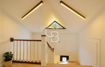 Büyükçekmece'de Deniz Manzaralı Sıfır 6+1 Teraslı Satılık Villa