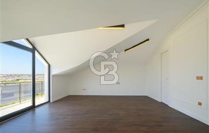 Büyükçekmece'de Deniz Manzaralı Sıfır 6+1 Teraslı Satılık Villa