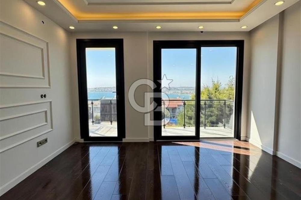Büyükçekmece'de Deniz Manzaralı Sıfır 6+1 Teraslı Satılık Villa