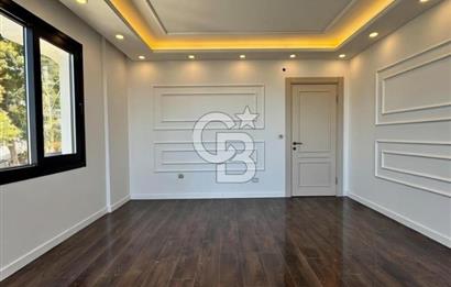 Büyükçekmece'de Deniz Manzaralı Sıfır 6+1 Teraslı Satılık Villa