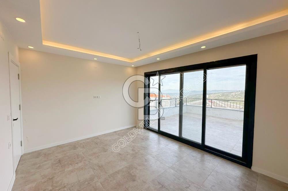 Kuşadası Yaylaköy de deniz manzaralı 7+1 tam müstakil villa