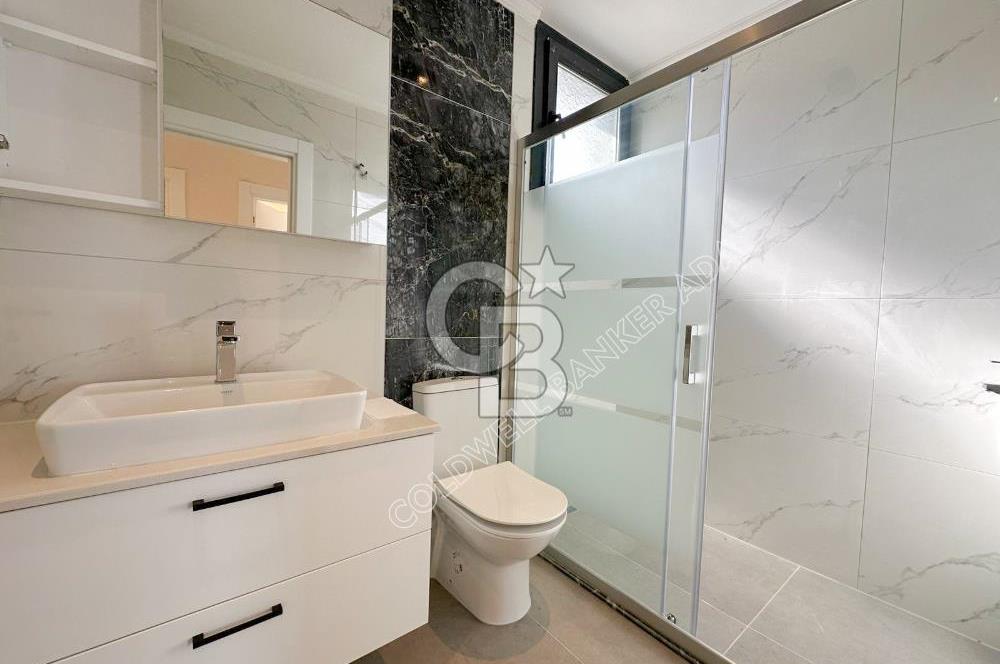 Kuşadası Yaylaköy de deniz manzaralı 7+1 tam müstakil villa