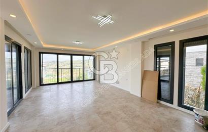 Kuşadası Yaylaköy de deniz manzaralı 7+1 tam müstakil villa