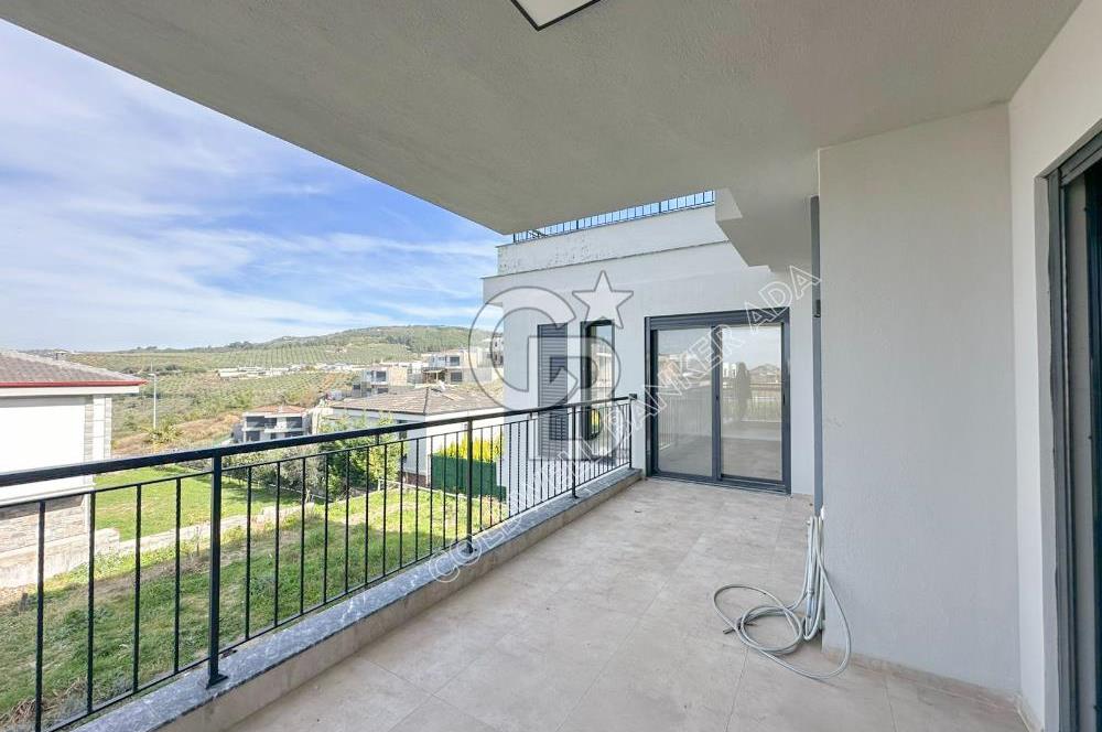 Kuşadası Yaylaköy de deniz manzaralı 7+1 tam müstakil villa