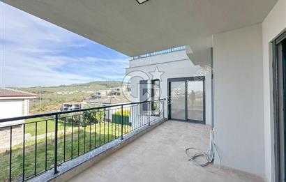 Kuşadası Yaylaköy de deniz manzaralı 7+1 tam müstakil villa