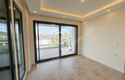 Kuşadası Yaylaköy de deniz manzaralı 7+1 tam müstakil villa