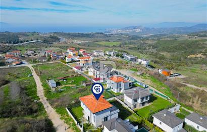 Kuşadası Yaylaköy de deniz manzaralı 7+1 tam müstakil villa