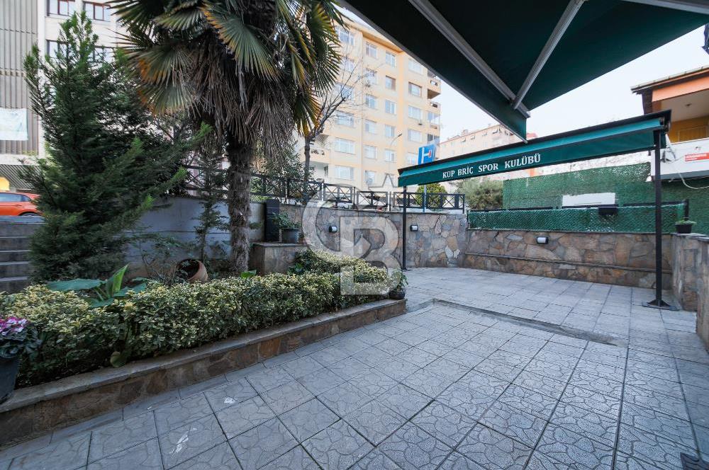 Bostancı Merkezde Köşe Konumlu Satılık Komple Bina