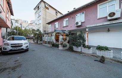 Bostancı Merkezde Köşe Konumlu Satılık Komple Bina