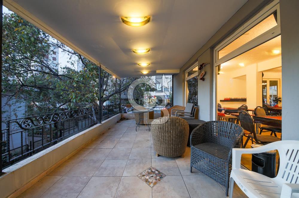 Bostancı Merkezde Köşe Konumlu Satılık Komple Bina