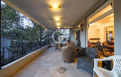 Bostancı Merkezde Köşe Konumlu Satılık Komple Bina