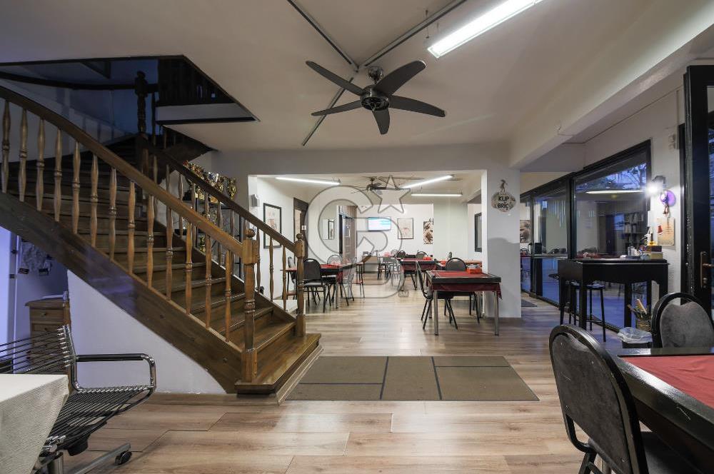 Bostancı Merkezde Köşe Konumlu Satılık Komple Bina