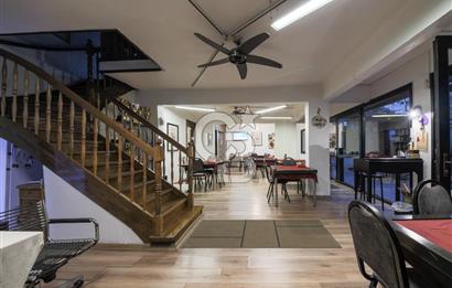 Bostancı Merkezde Köşe Konumlu Satılık Komple Bina