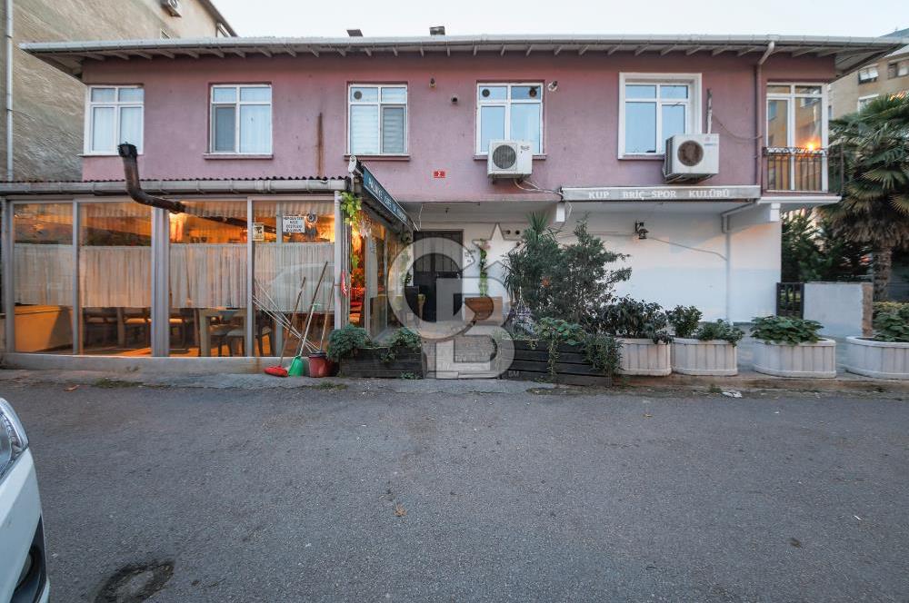 Bostancı Merkezde Köşe Konumlu Satılık Komple Bina