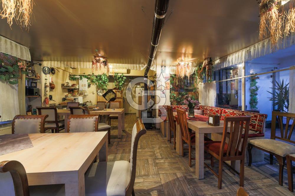 Bostancı Merkezde Köşe Konumlu Satılık Komple Bina