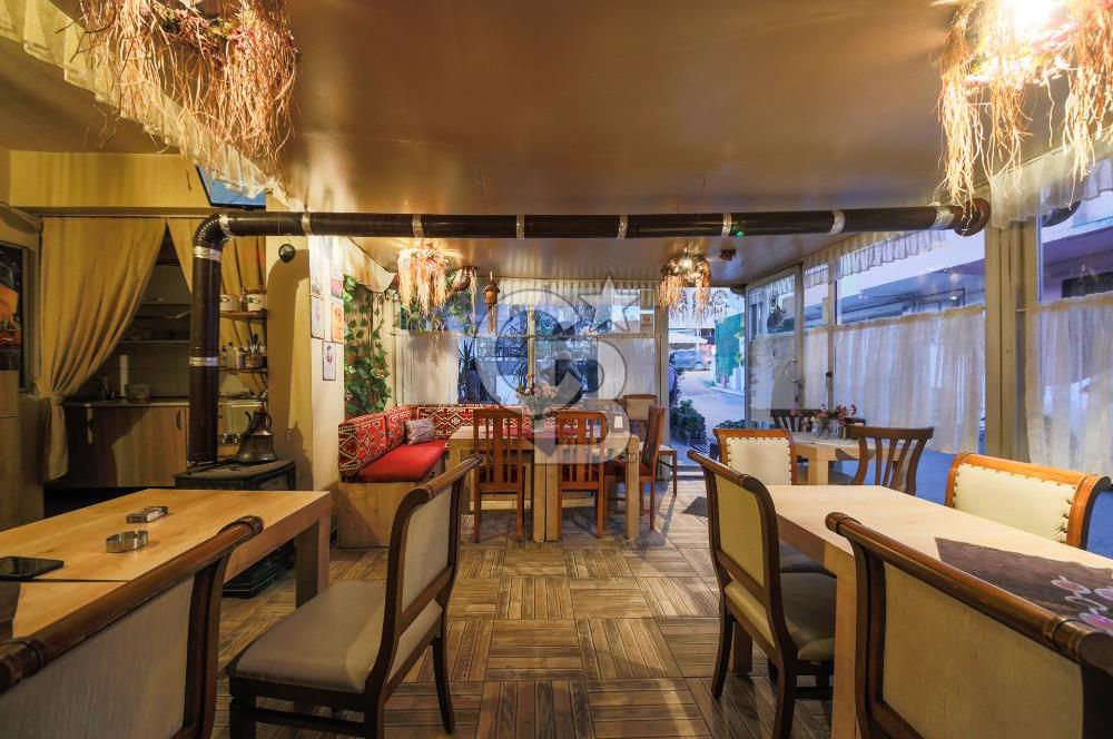 Bostancı Merkezde Köşe Konumlu Satılık Komple Bina