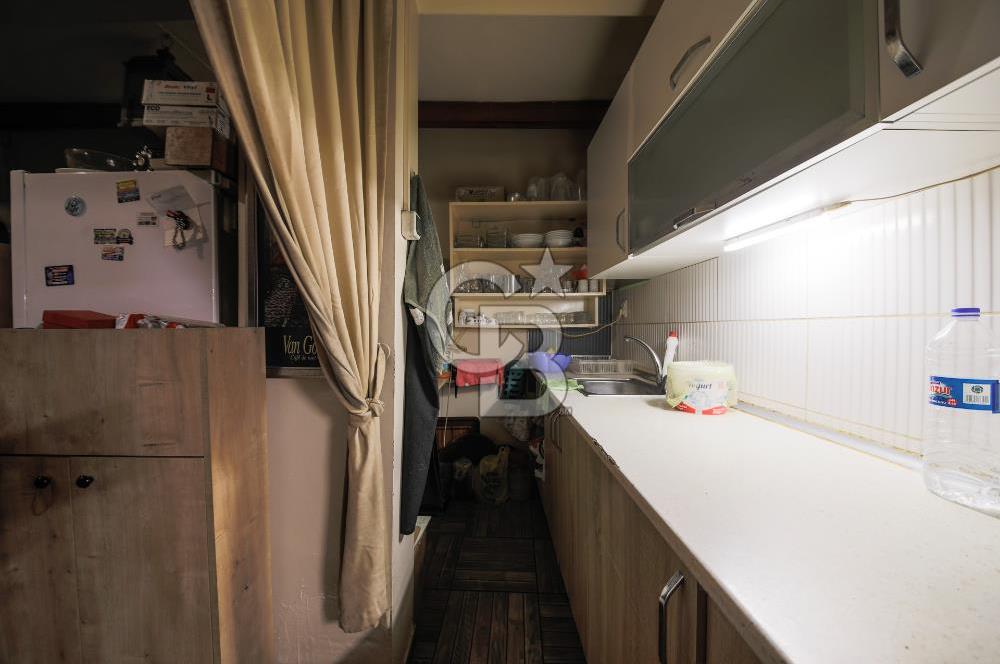 Bostancı Merkezde Köşe Konumlu Satılık Komple Bina