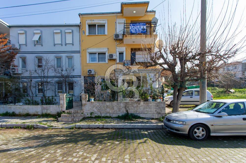 Foça Atatürk Mah. Satılık 2+1 Daire