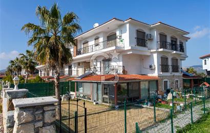 Foça Hacıveli Mah. Bağ Evlerinde Satılık 2+1 Eşyalı Daire