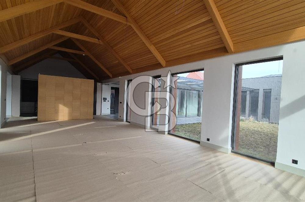 GÖLBAŞI BALLIKPINAR SİTEDE SATILIK TEK KATLI 5+1 LÜKS VİLLA