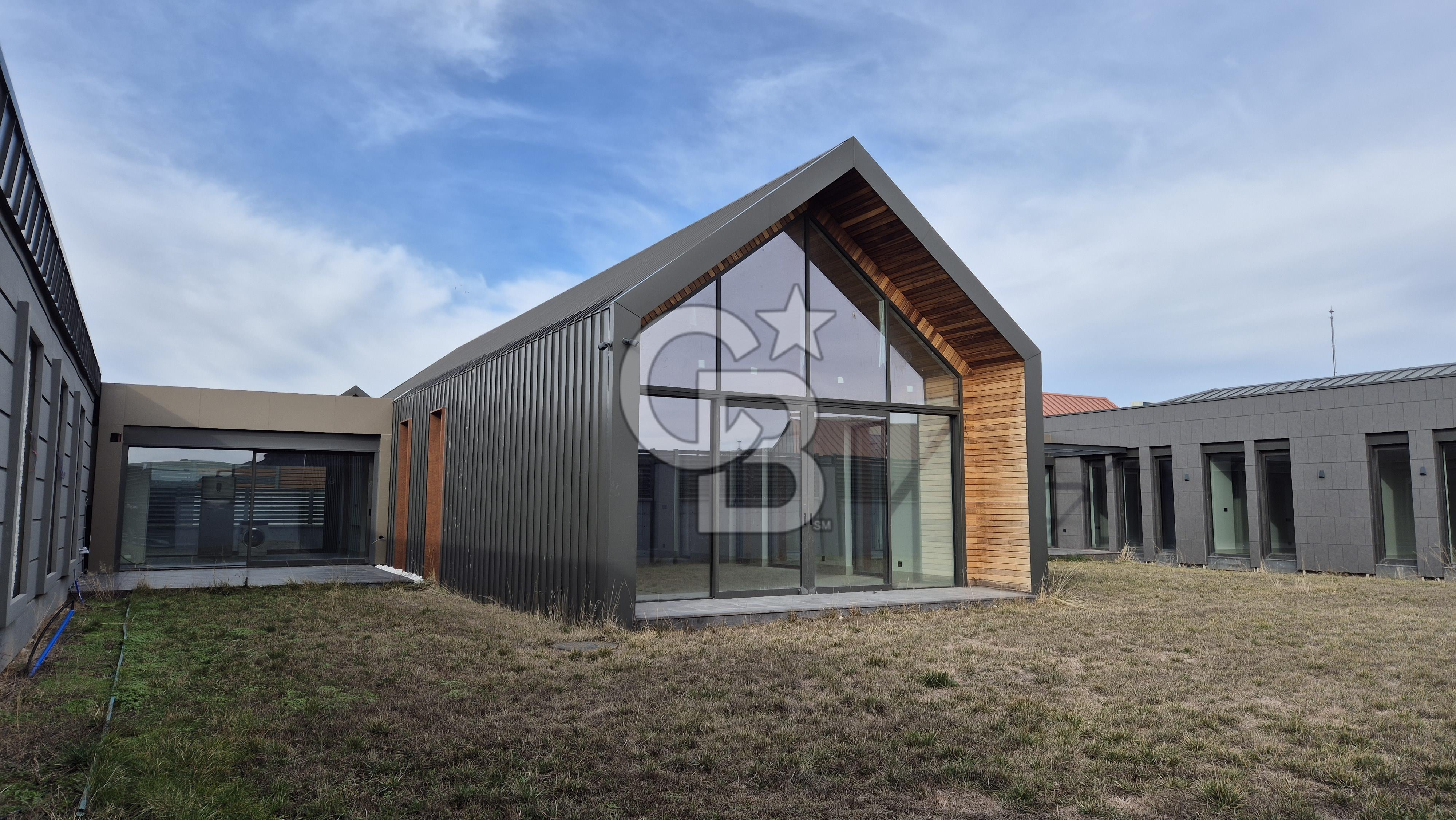 GÖLBAŞI BALLIKPINAR SİTEDE SATILIK TEK KATLI 5+1 LÜKS VİLLA