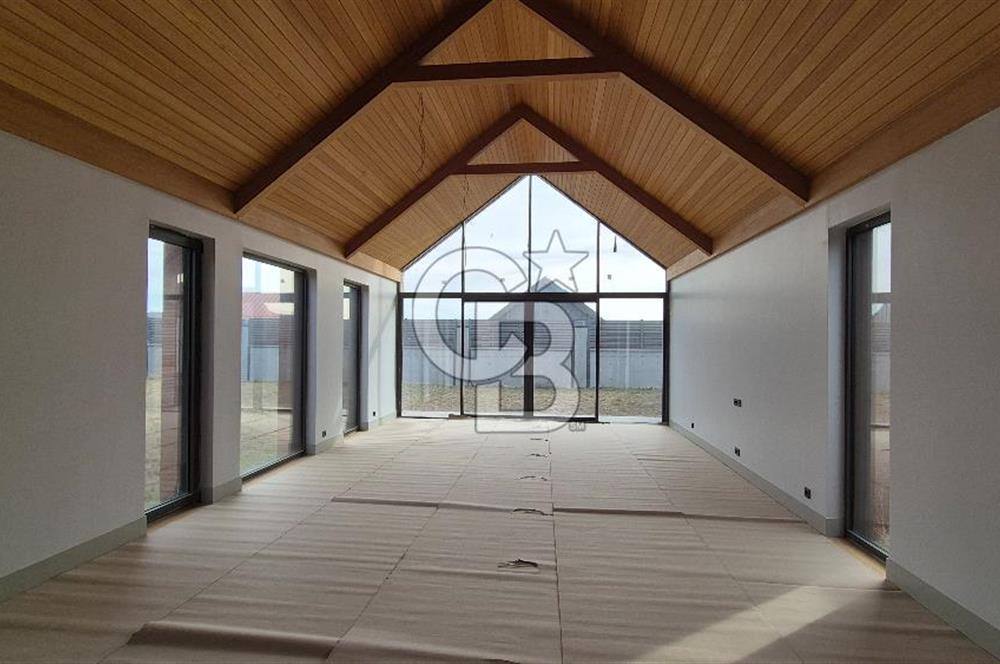 GÖLBAŞI BALLIKPINAR SİTEDE SATILIK TEK KATLI 5+1 LÜKS VİLLA