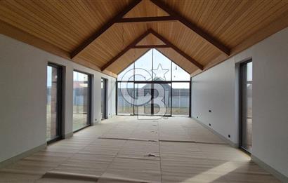 GÖLBAŞI BALLIKPINAR SİTEDE SATILIK TEK KATLI 5+1 LÜKS VİLLA