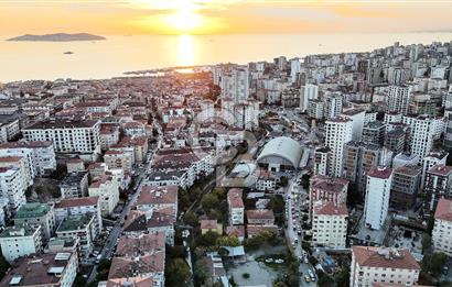 Bostancı Merkezde Köşe Konumlu Satılık Komple Bina