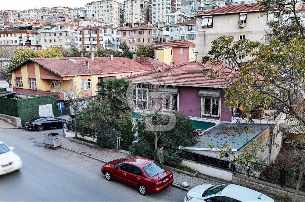 Bostancı Merkezde Köşe Konumlu Satılık Komple Bina