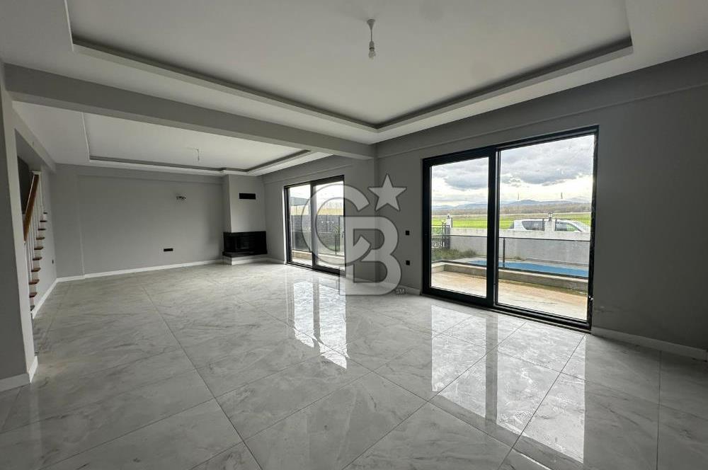 Sakarya'nın Yeni Villa Bölgesinde Müstakil Bahçeli,Havuzlu Villa
