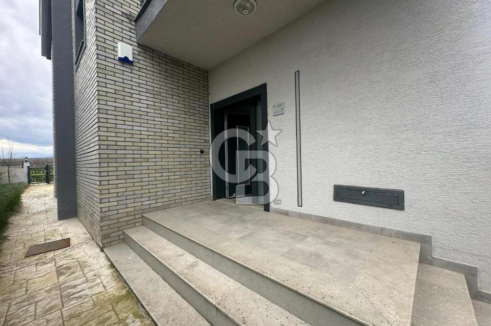 Sakarya'nın Yeni Villa Bölgesinde Müstakil Bahçeli,Havuzlu Villa
