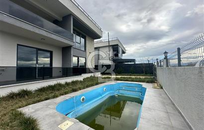 Sakarya'nın Yeni Villa Bölgesinde Müstakil Bahçeli,Havuzlu Villa