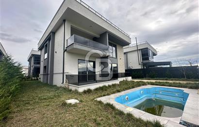 Sakarya'nın Yeni Villa Bölgesinde Müstakil Bahçeli,Havuzlu Villa