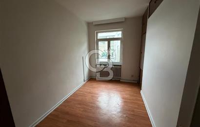 Fırsat Baltalimanı Satılık Deniz manzaralı Arakat bahçeli daire