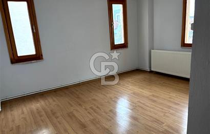 KADIKÖY ÖZDEN MAHALLESİ SATILIK DAİRE! 2+1 110 M2