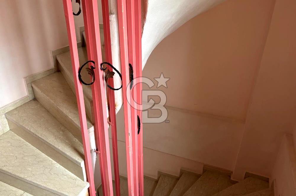 KADIKÖY ÖZDEN MAHALLESİ SATILIK DAİRE! 2+1 110 M2