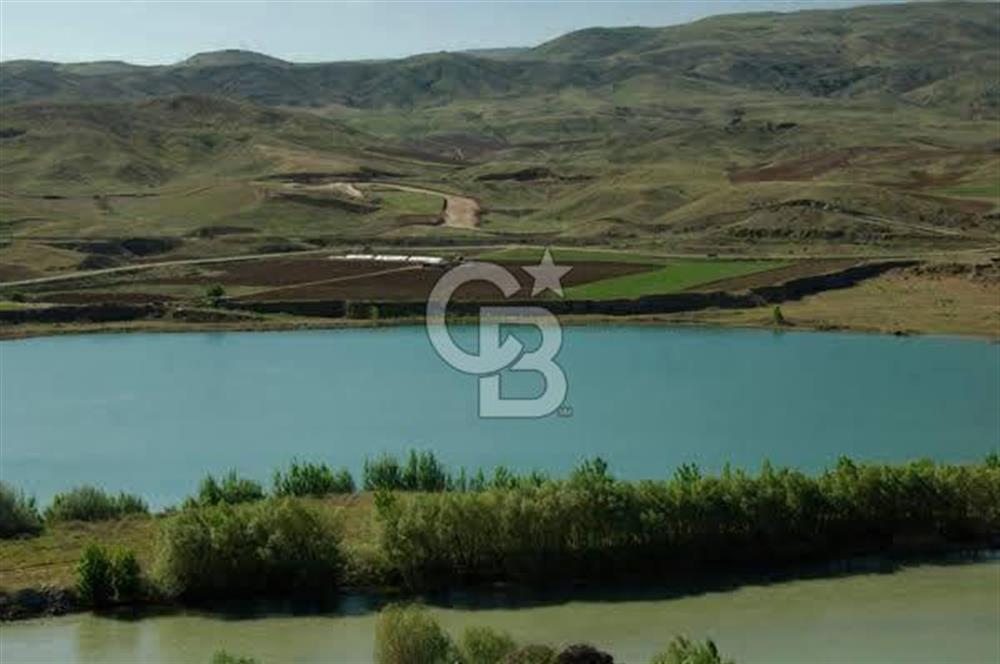 Kırıkkale Yahşihan'da Göl Manzaralı Hazır Altyapılı Satılık Arsa