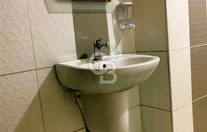 Mithatpaşa Caddesi'nde Satılık Geniş İş Yeri (650m²)