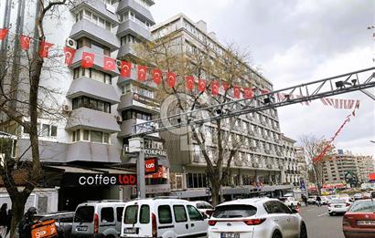 Mithatpaşa Caddesi'nde Satılık Geniş İş Yeri (650m²)