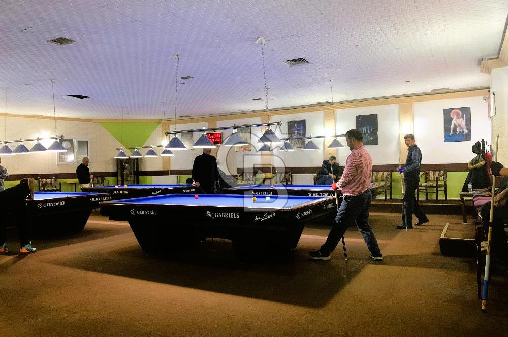 Mithatpaşa Caddesi'nde Satılık Geniş İş Yeri (650m²)