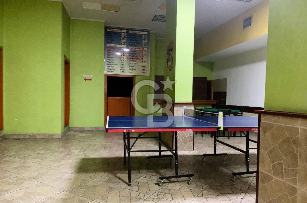 Mithatpaşa Caddesi'nde Satılık Geniş İş Yeri (650m²)