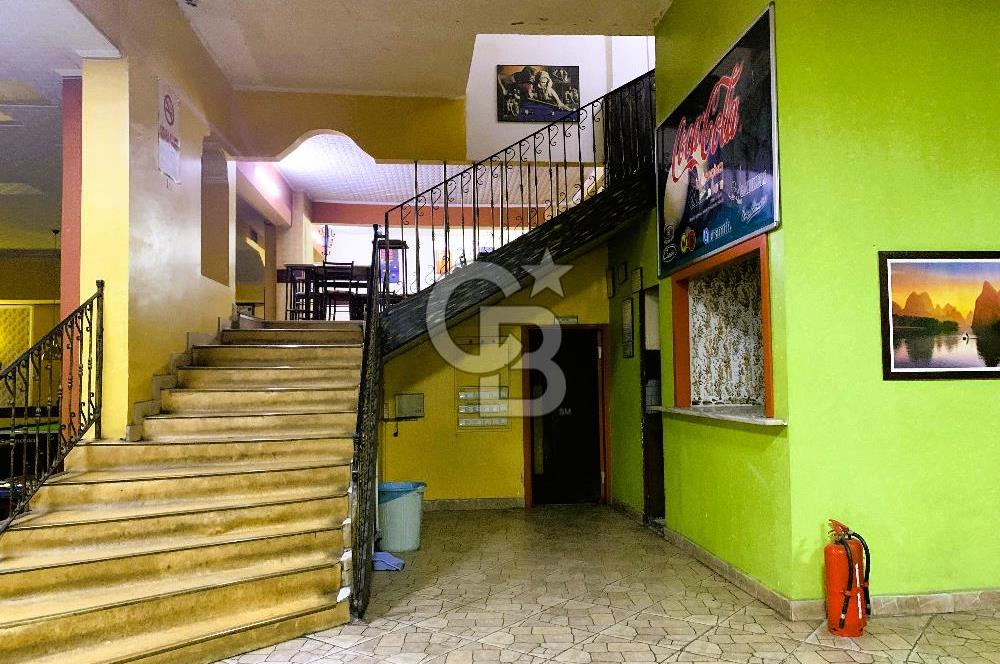 Mithatpaşa Caddesi'nde Satılık Geniş İş Yeri (650m²)