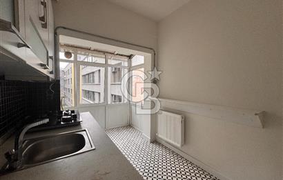 Cihangir’de Galataport’a Komşu Teraslı Ofis&Yaşam İçin İdeal 2+1 Kiralık Daire 