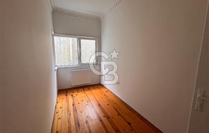 Cihangir’de Galataport’a Komşu Teraslı Ofis&Yaşam İçin İdeal 2+1 Kiralık Daire 