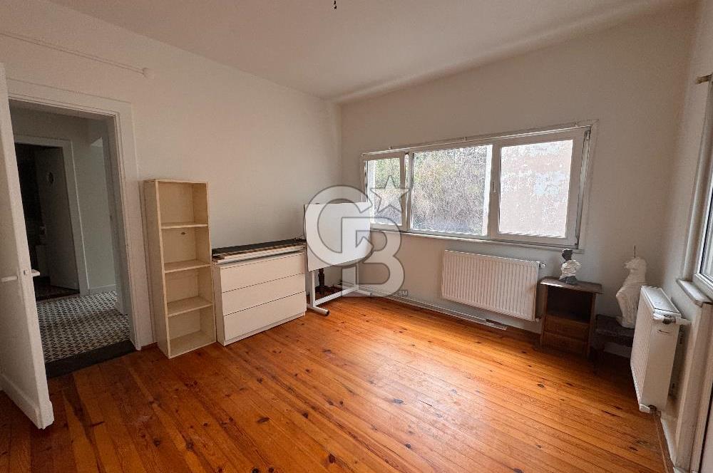 Cihangir’de Galataport’a Komşu Teraslı Ofis&Yaşam İçin İdeal 2+1 Kiralık Daire 