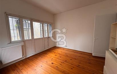 Cihangir’de Galataport’a Komşu Teraslı Ofis&Yaşam İçin İdeal 2+1 Kiralık Daire 