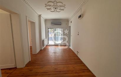 Cihangir’de Galataport’a Komşu Teraslı Ofis&Yaşam İçin İdeal 2+1 Kiralık Daire 